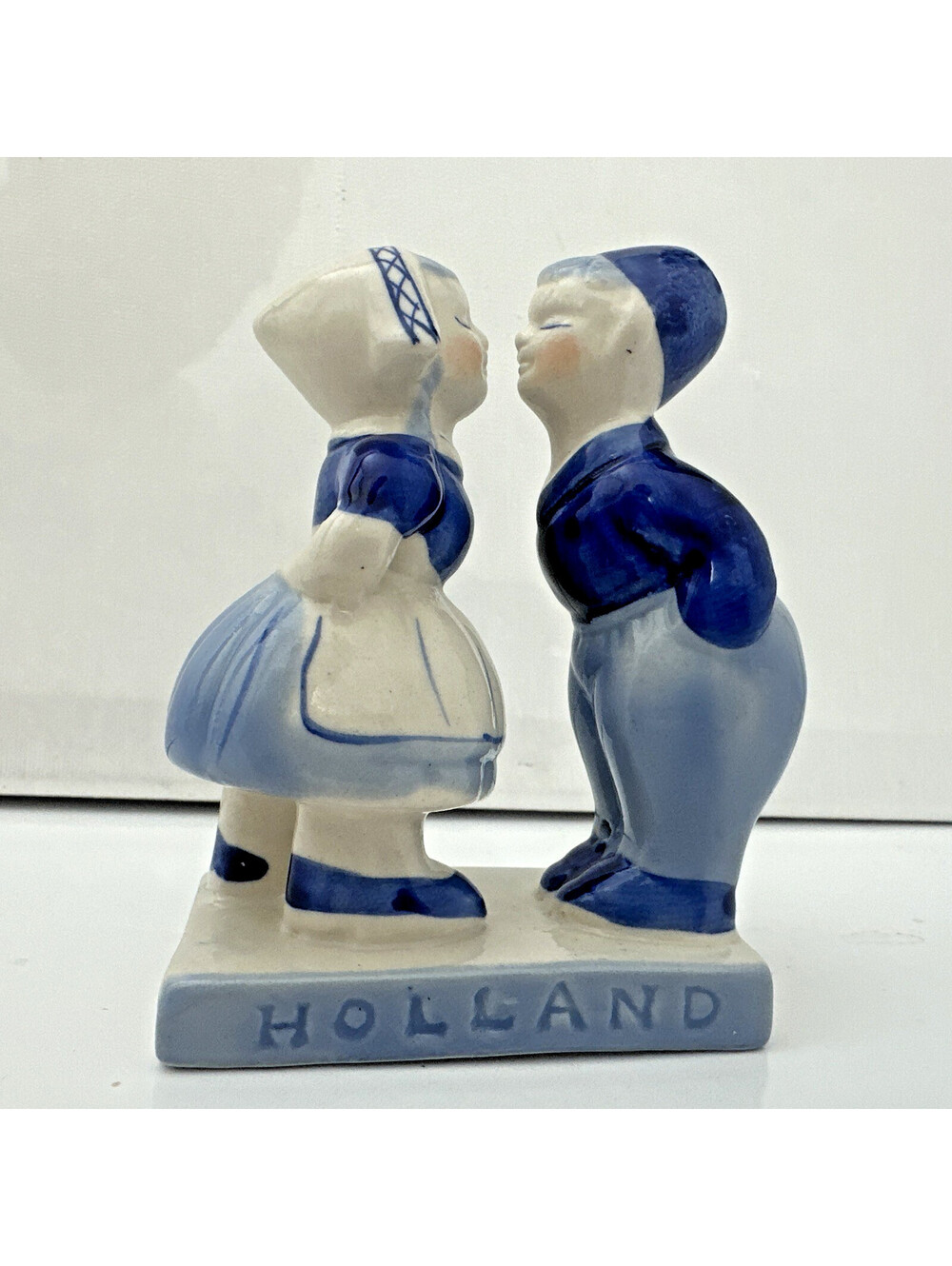 Handpainted Delft Blue Dutch Kissing Children Figurine Signed Delfts Blauw